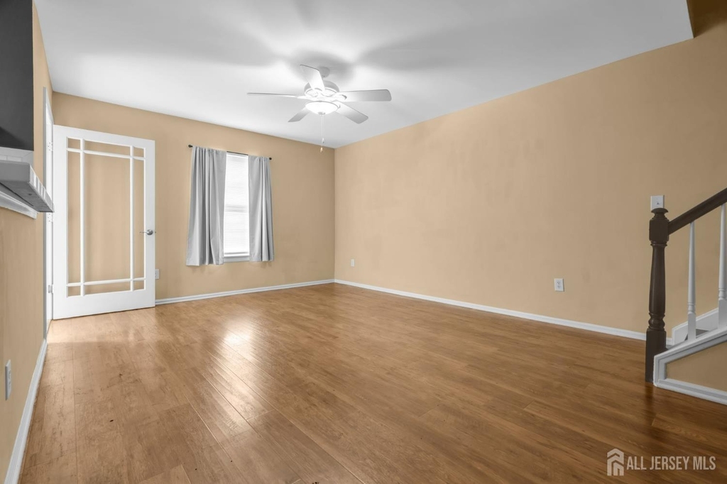 19 Delavan Court - Photo 17