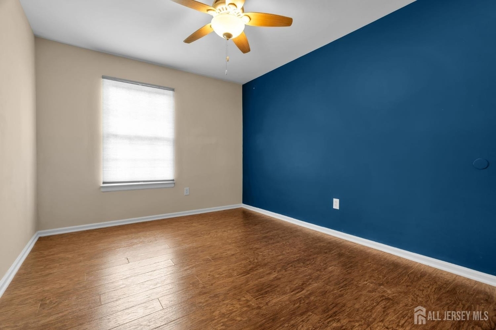 19 Delavan Court - Photo 18