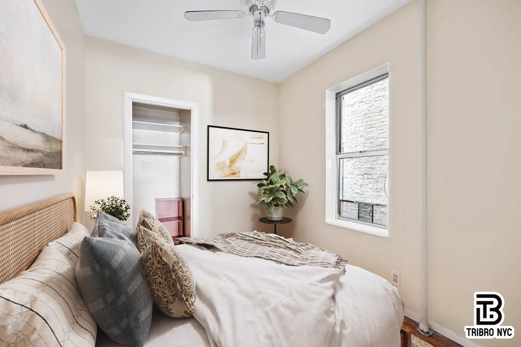 305 E 105th Street - Photo 1