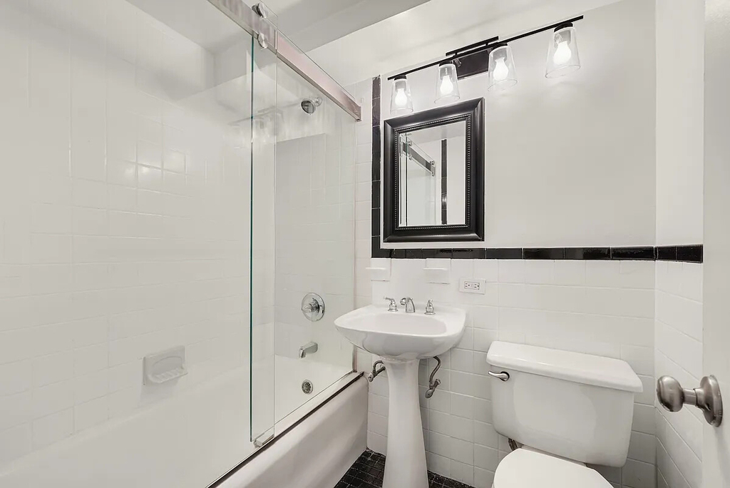 25 Tudor City Place - Photo 5