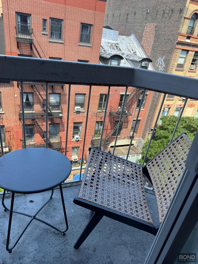 184 Thompson Street - Photo 6