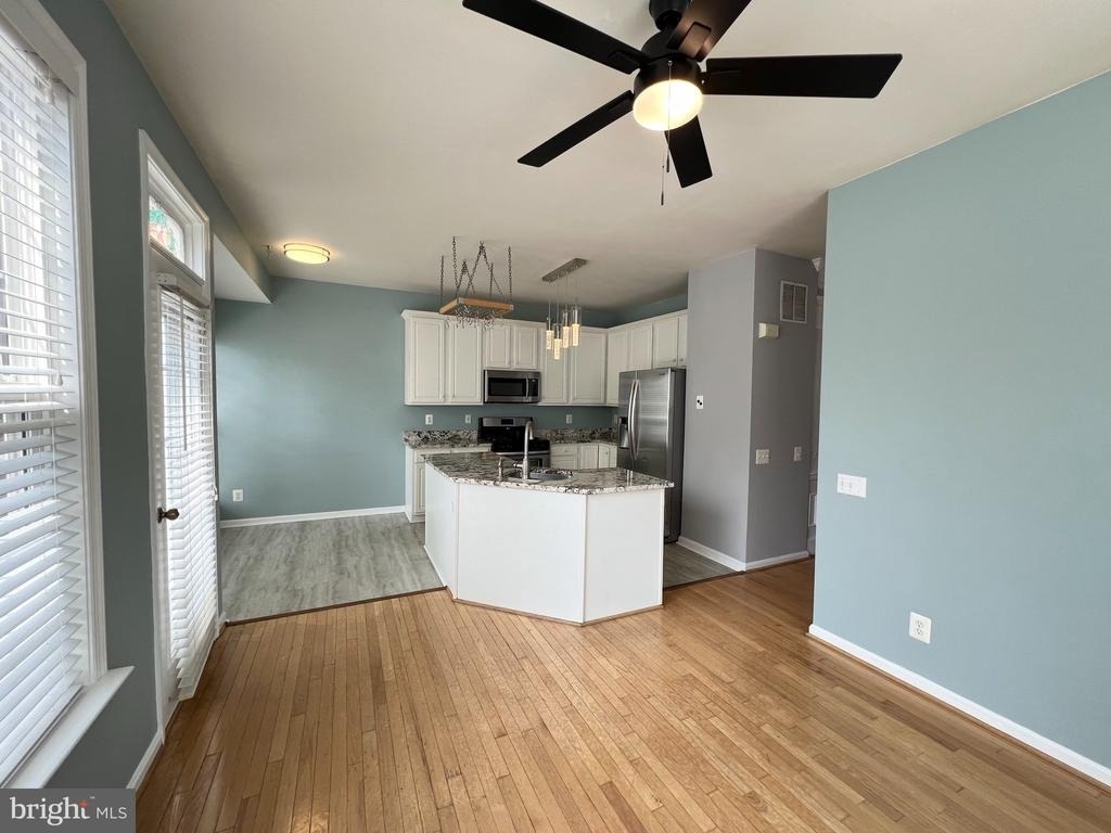22464 Maison Carree Square - Photo 5