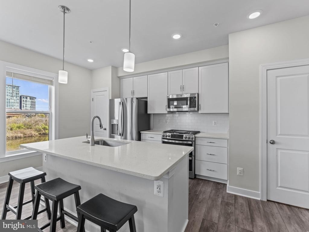 2410 Stella Place - Photo 15