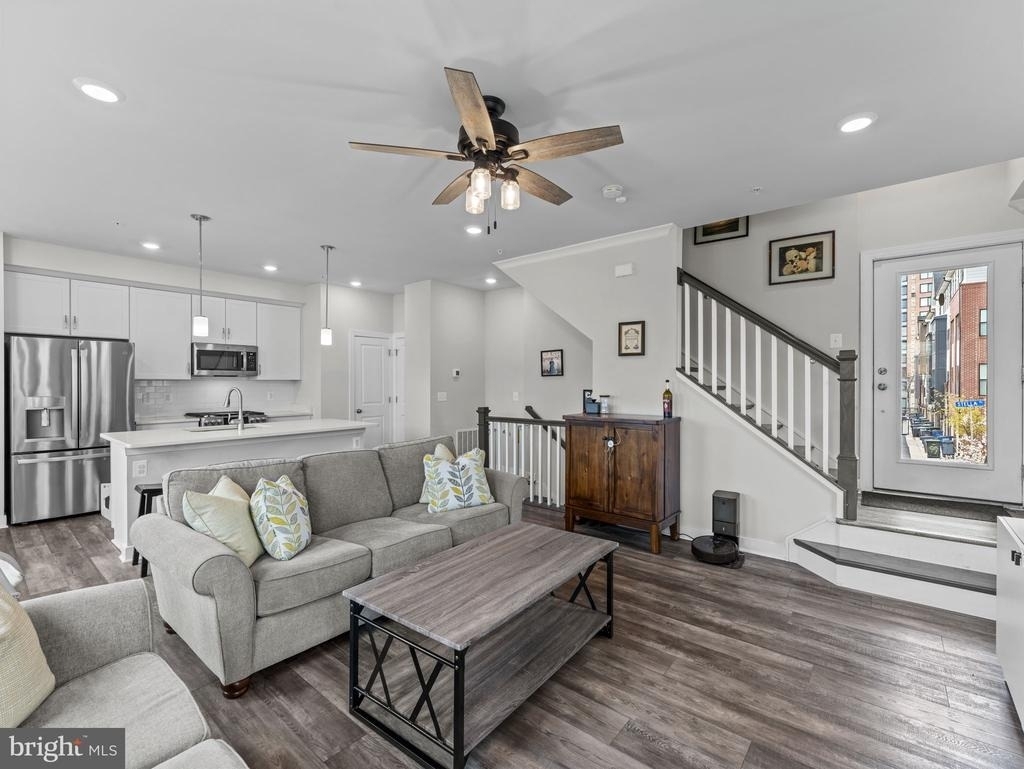 2410 Stella Place - Photo 7