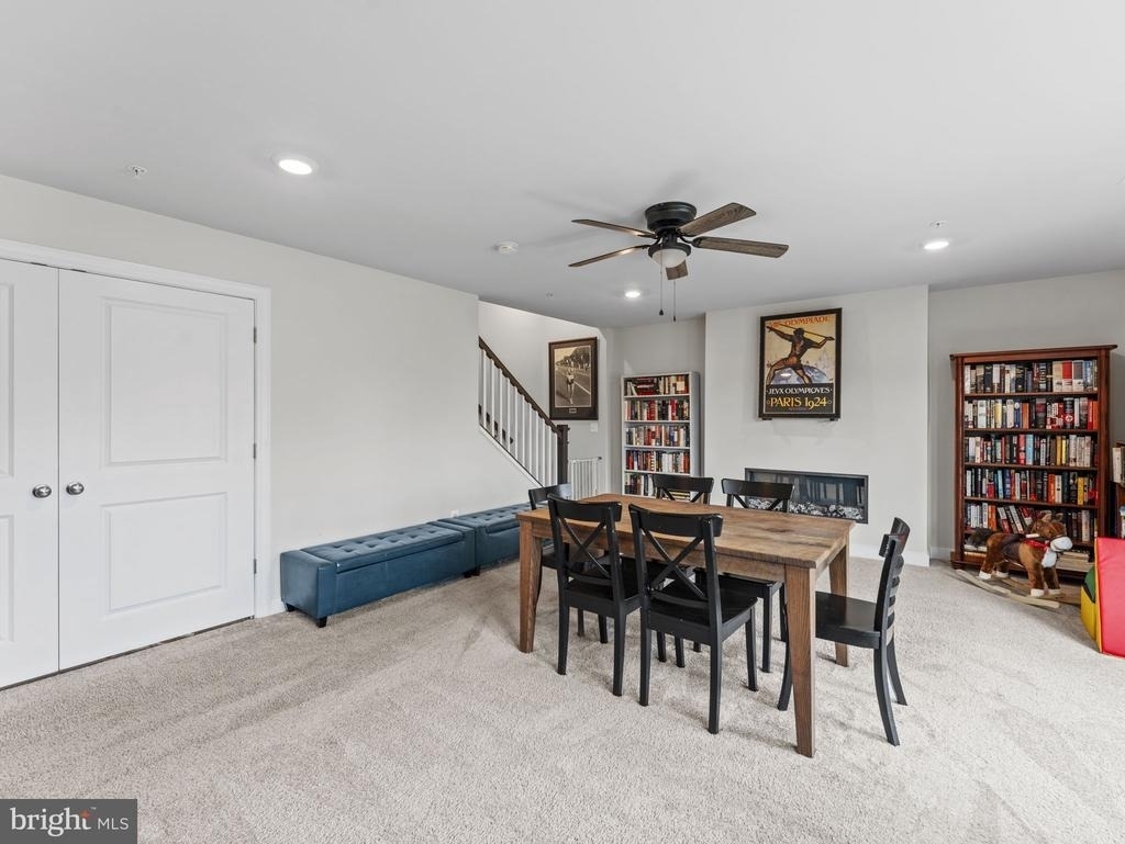 2410 Stella Place - Photo 4