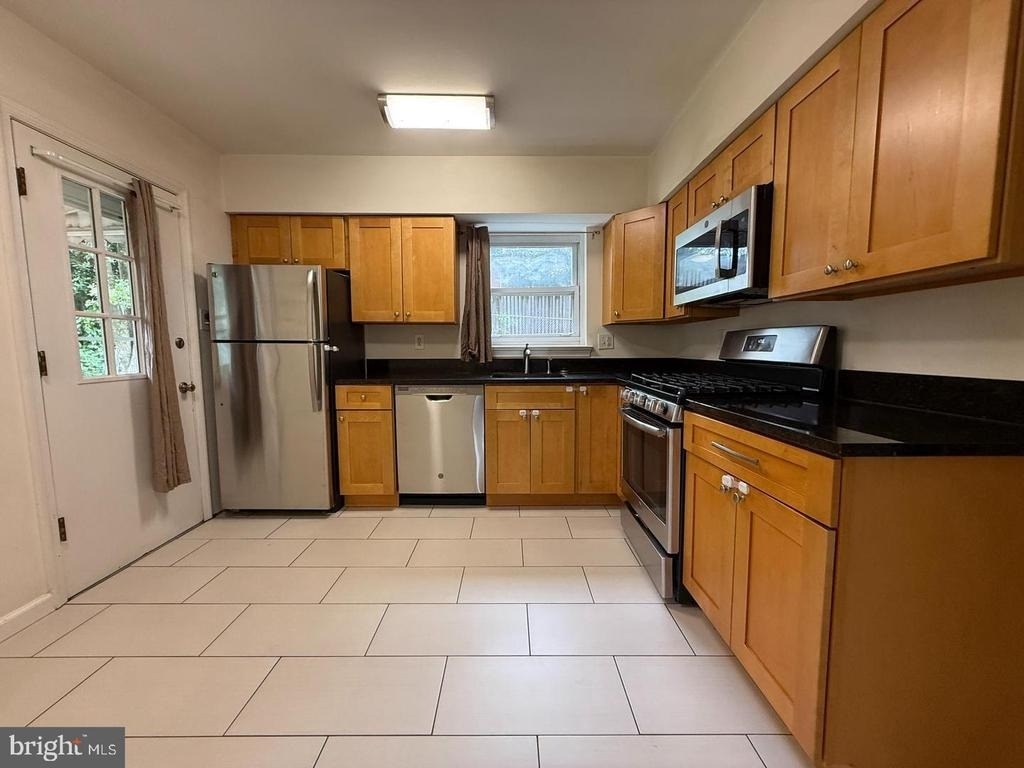 5835 Mount Vernon Drive - Photo 2
