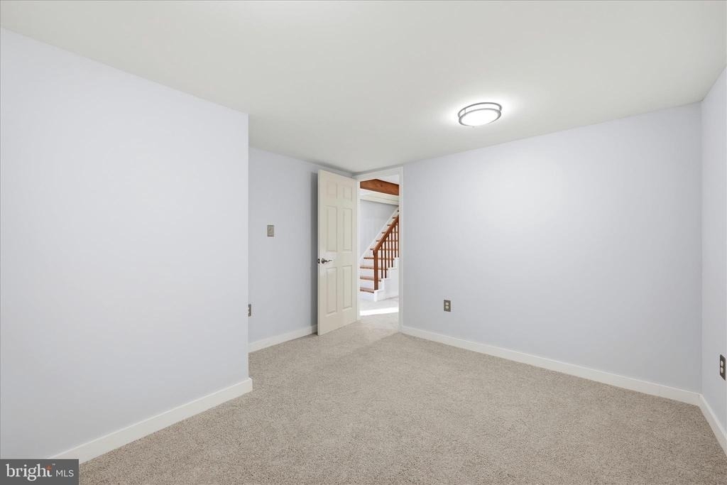 311 S Buckmarsh Street - Photo 38