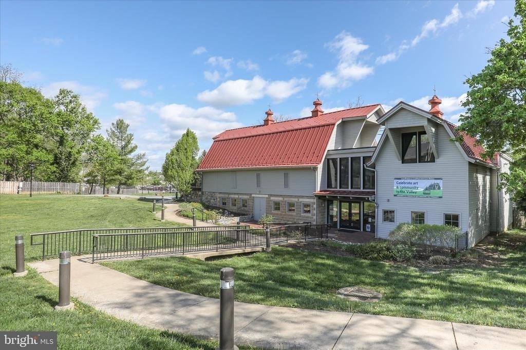 311 S Buckmarsh Street - Photo 53