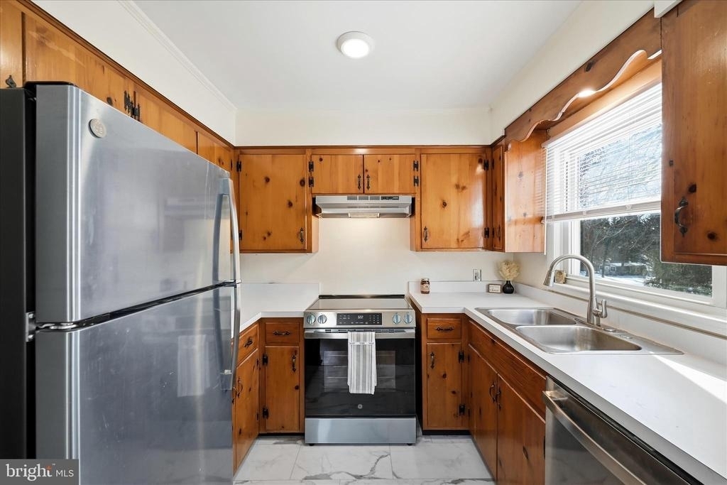 311 S Buckmarsh Street - Photo 19