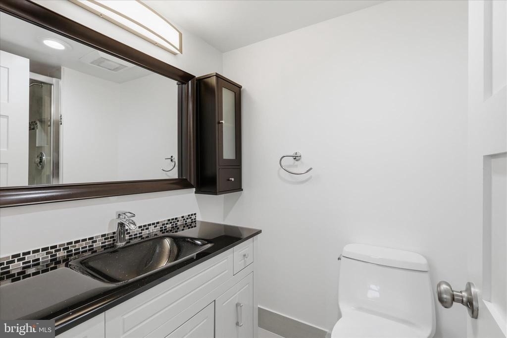 309 Yoakum Parkway - Photo 18
