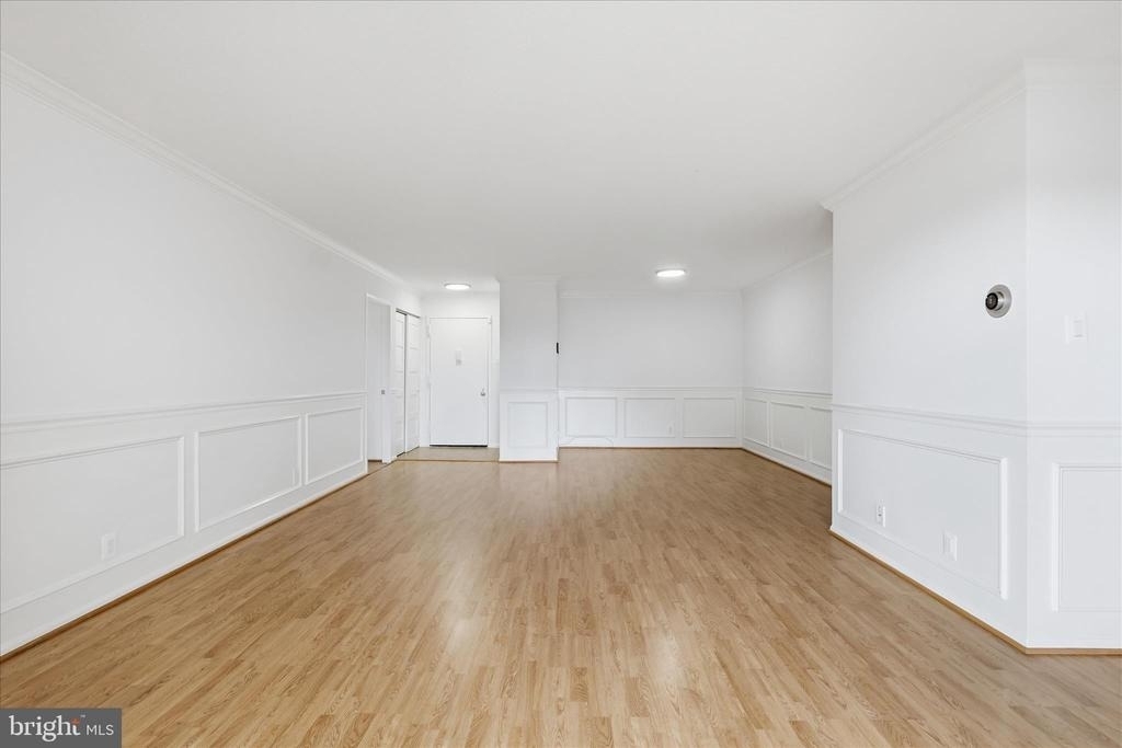 309 Yoakum Parkway - Photo 6