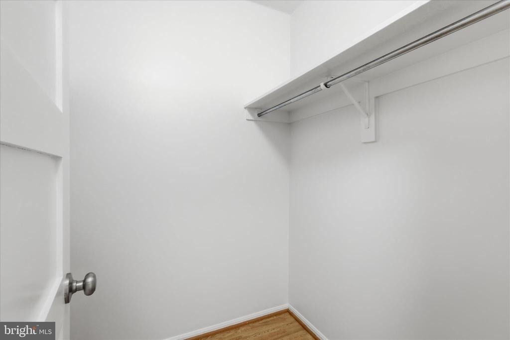 309 Yoakum Parkway - Photo 15