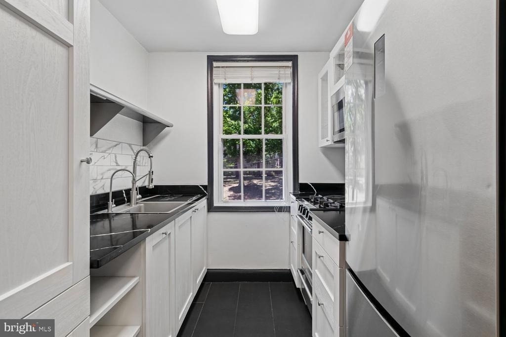 226 N Thomas Street - Photo 9