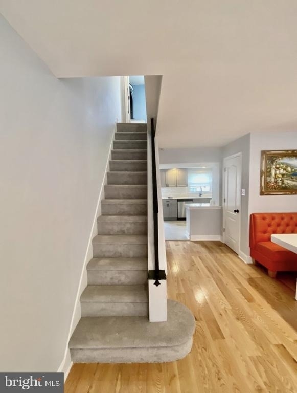 209 Daly Street - Photo 2
