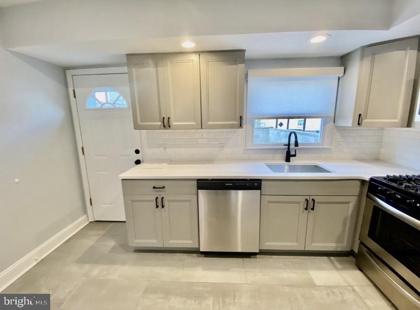 209 Daly Street - Photo 3
