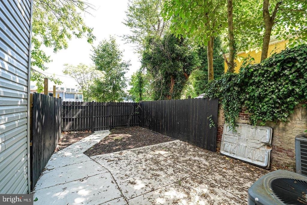 1537 W Stiles Street - Photo 18