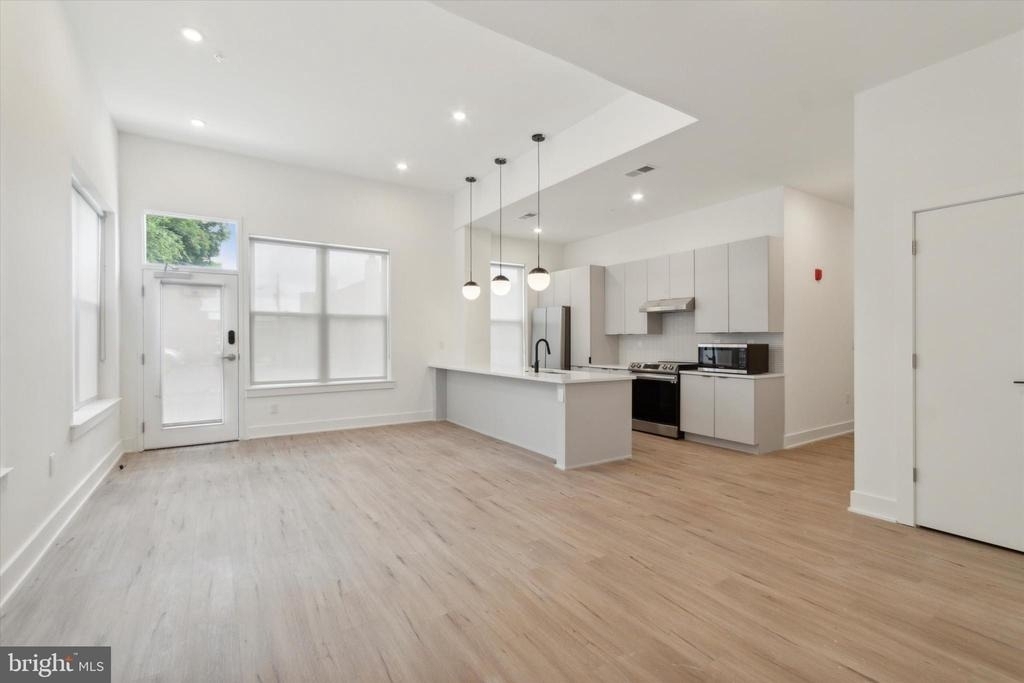 139 W Chelten Avenue - Photo 44