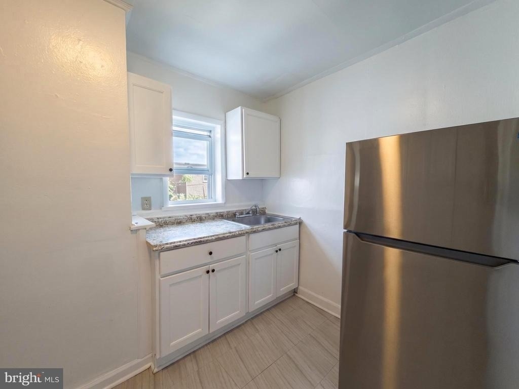 2603 E Somerset Street - Photo 7
