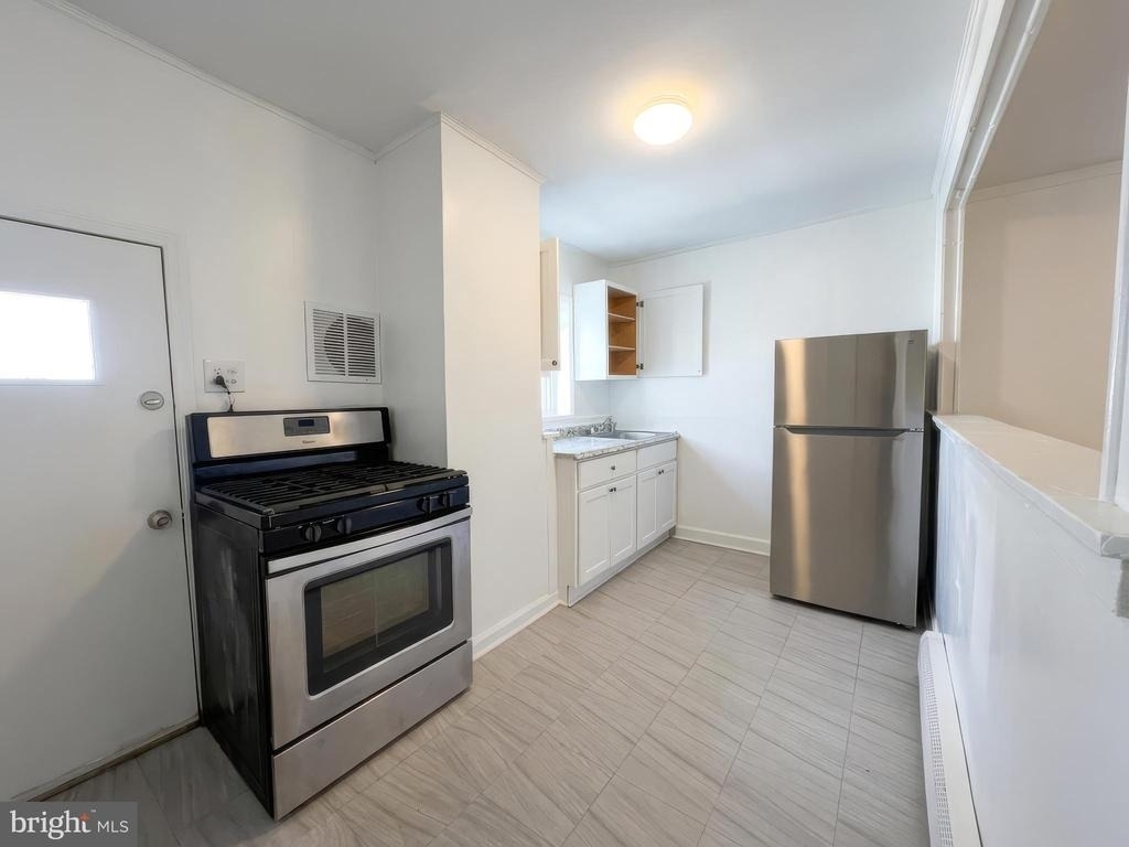 2603 E Somerset Street - Photo 6