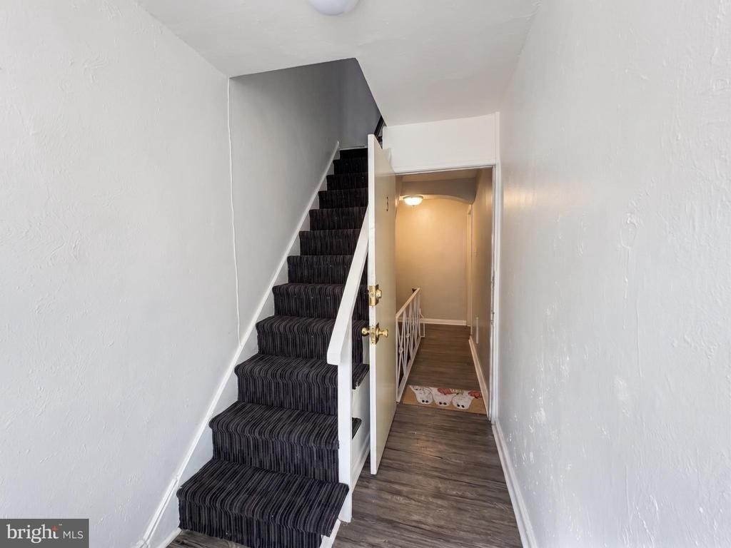 2603 E Somerset Street - Photo 2