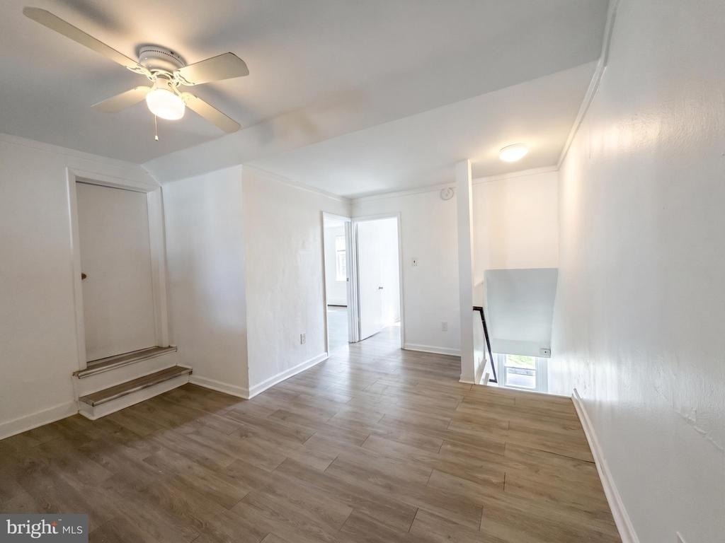 2603 E Somerset Street - Photo 8