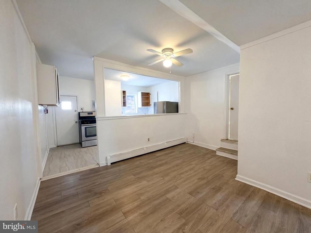 2603 E Somerset Street - Photo 4