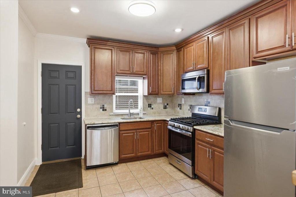 2653 S 6th Street - Photo 9
