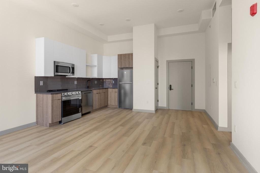 689 N Broad Street - Photo 6