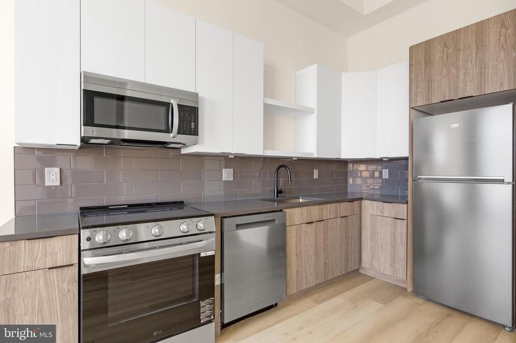 689 N Broad Street - Photo 8