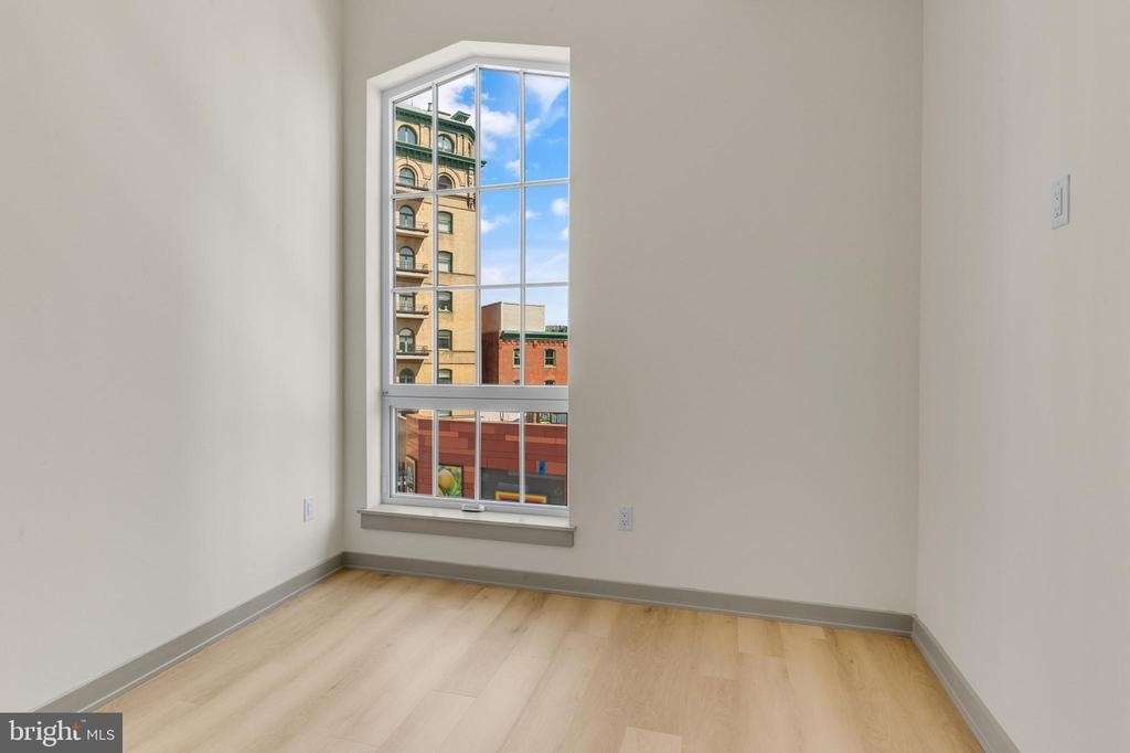 689 N Broad Street - Photo 11
