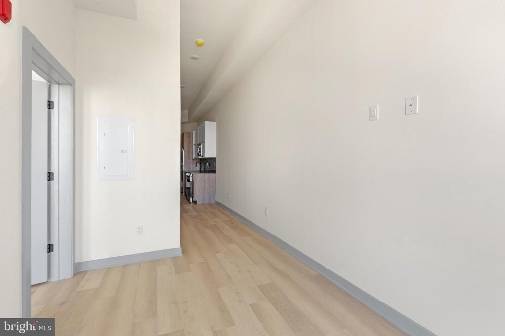 689 N Broad Street - Photo 4