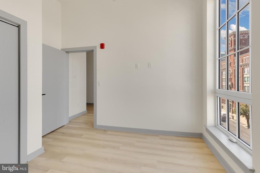 689 N Broad Street - Photo 1