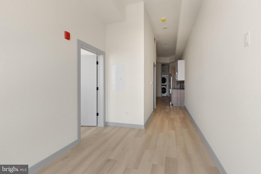 689 N Broad Street - Photo 5