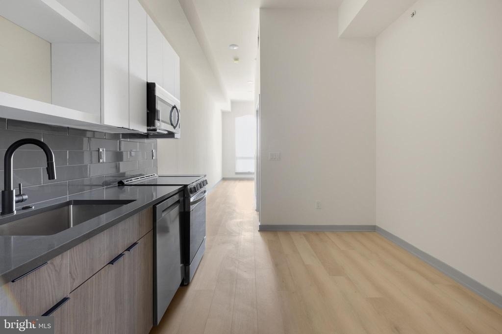 689 N Broad Street - Photo 9