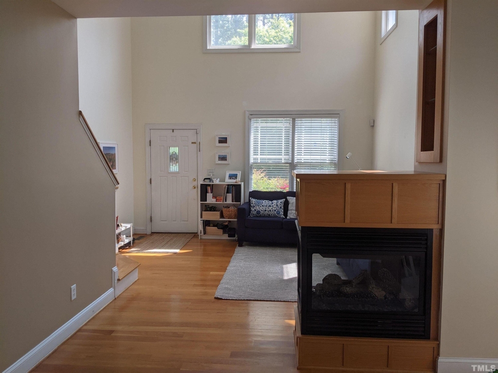 200 Charleston Lane - Photo 5