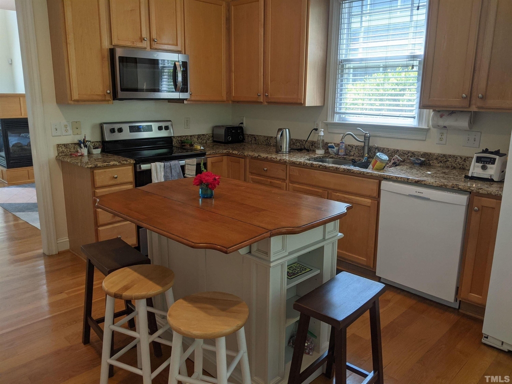 200 Charleston Lane - Photo 10