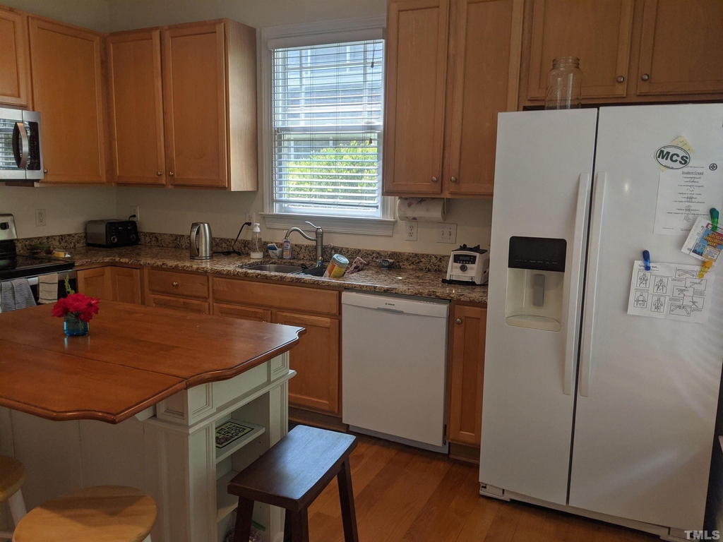 200 Charleston Lane - Photo 11
