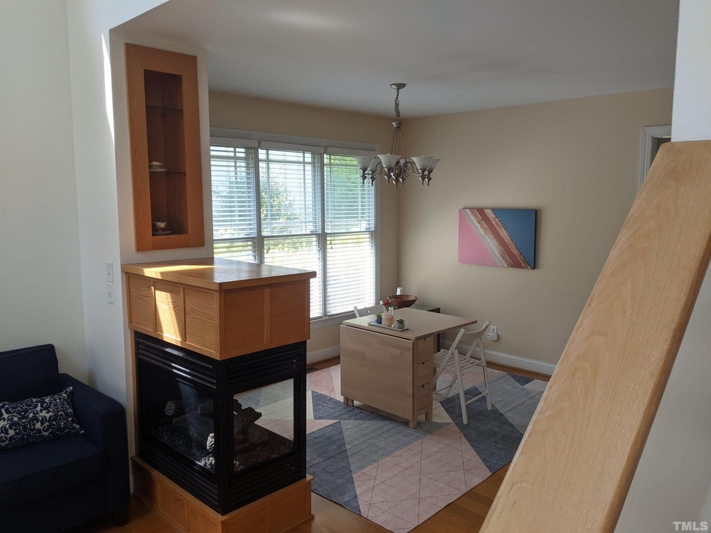 200 Charleston Lane - Photo 4