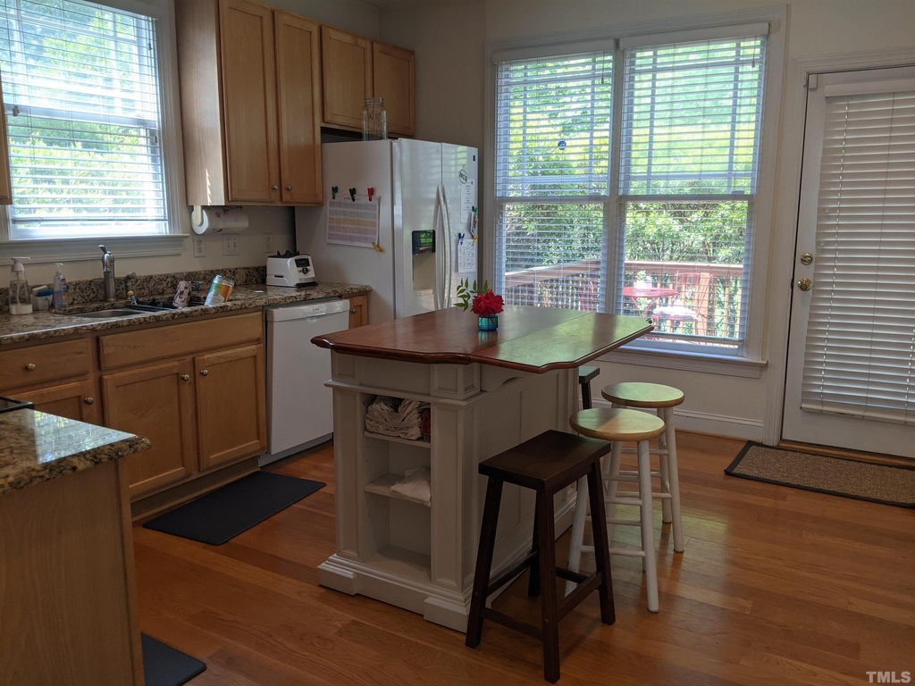 200 Charleston Lane - Photo 8