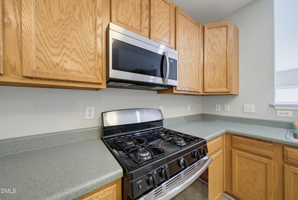 2910 Barrymore Street - Photo 13
