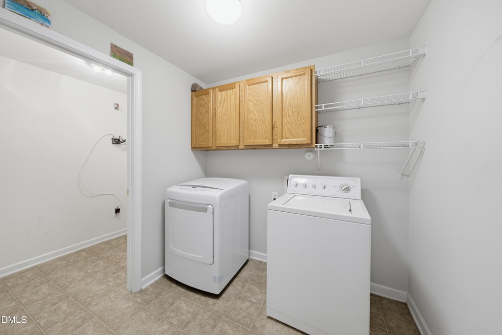 2910 Barrymore Street - Photo 39