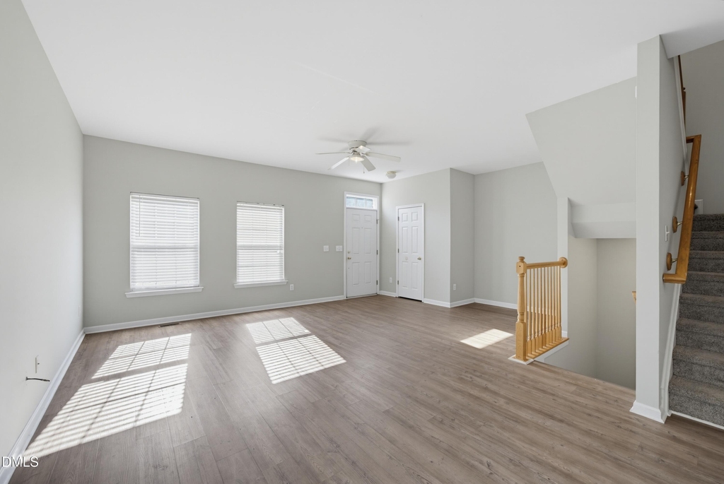 2910 Barrymore Street - Photo 3