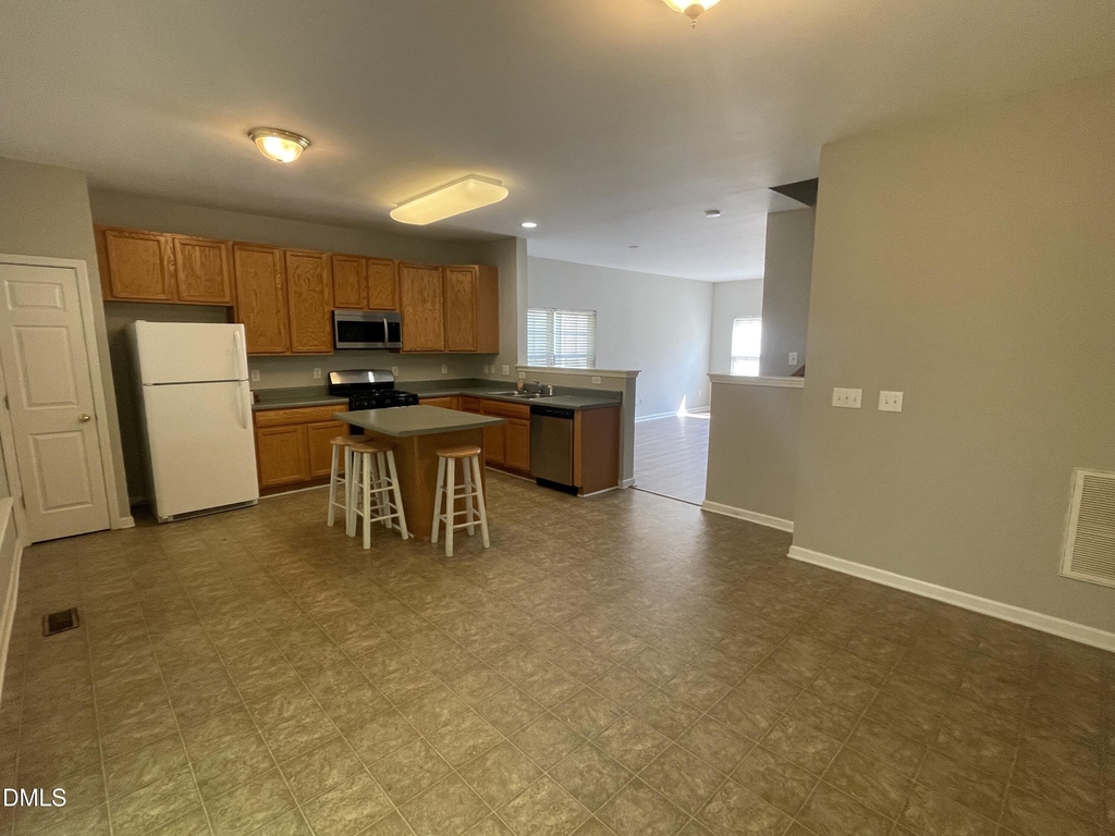 2910 Barrymore Street - Photo 3