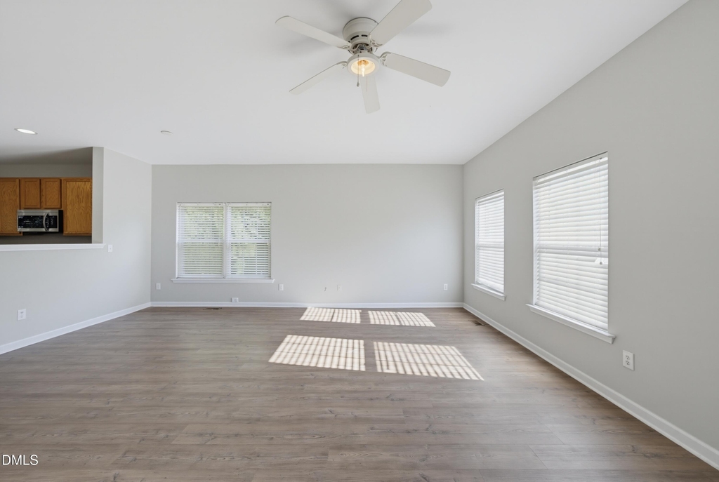 2910 Barrymore Street - Photo 5