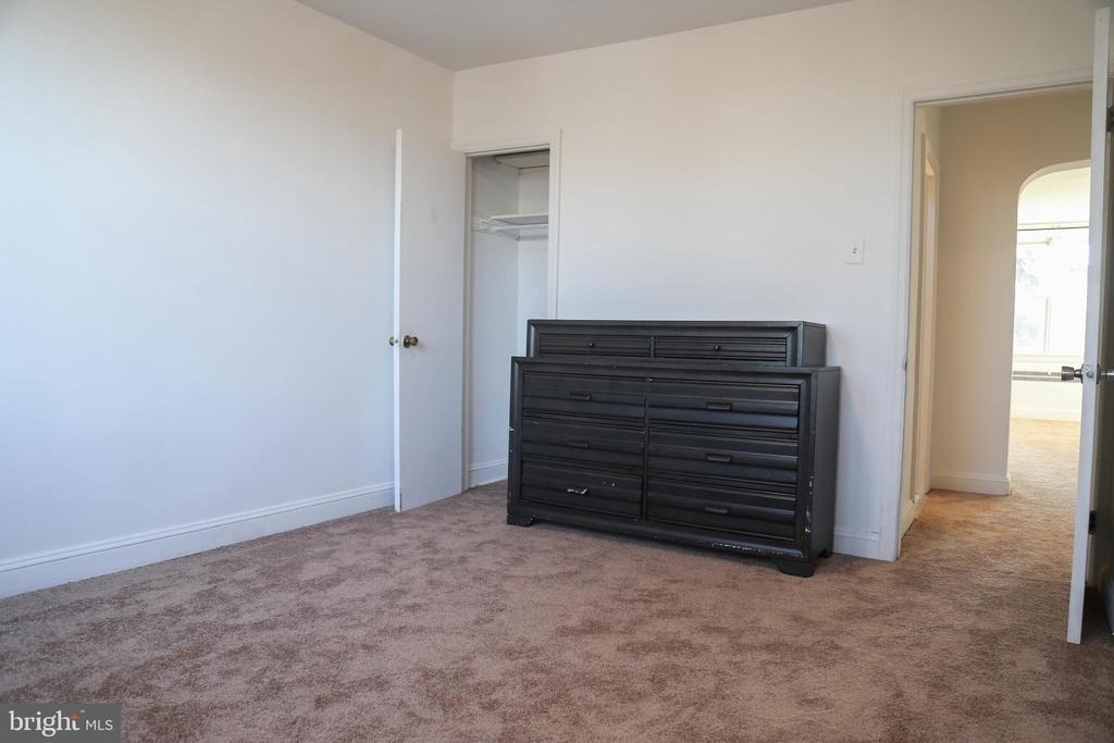 105 Saint Laurence Road - Photo 5