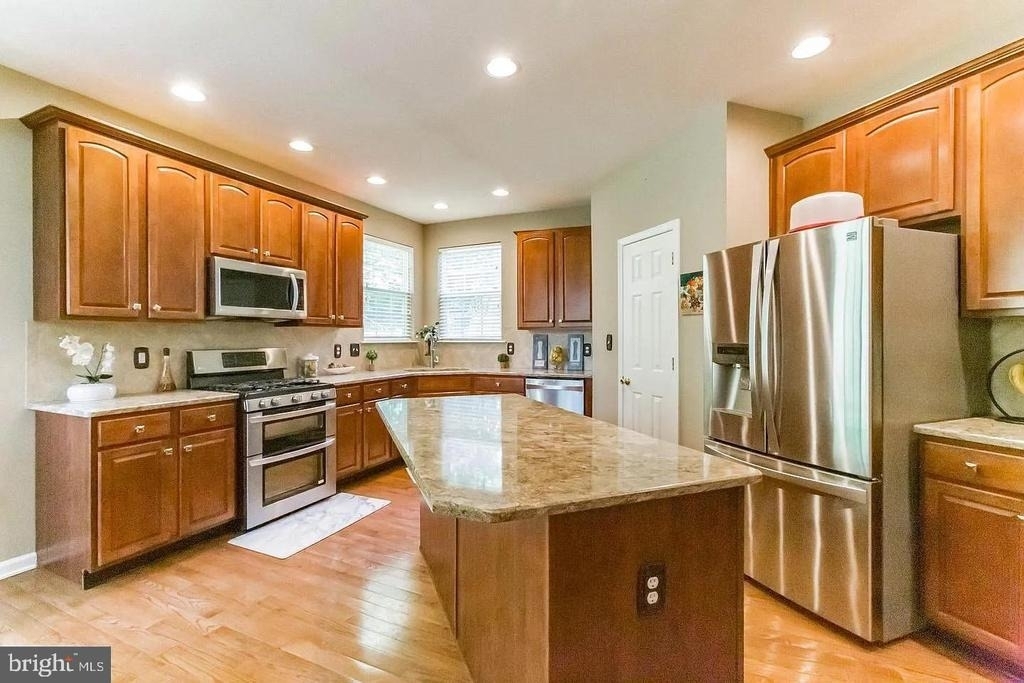 618 Sunderland Avenue - Photo 3