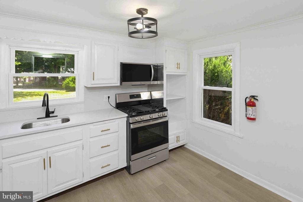 828 Mill St - Photo 5