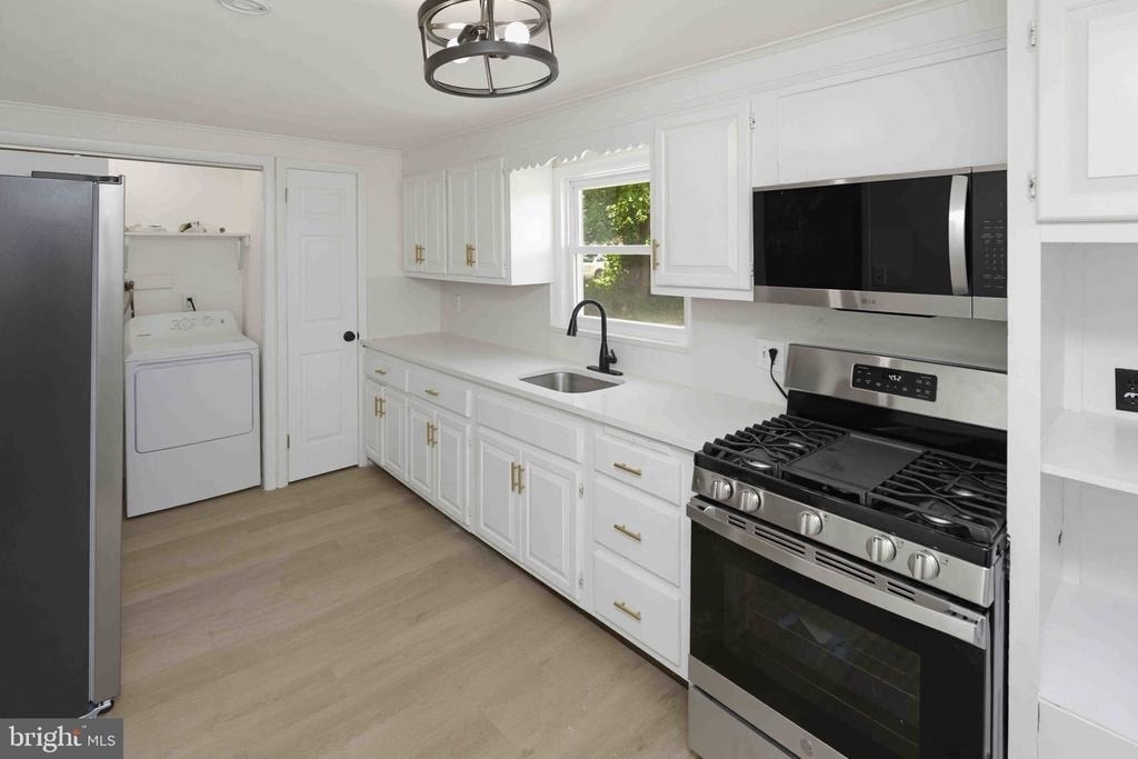 828 Mill St - Photo 6
