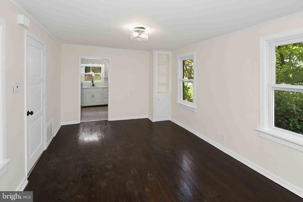 828 Mill St - Photo 4