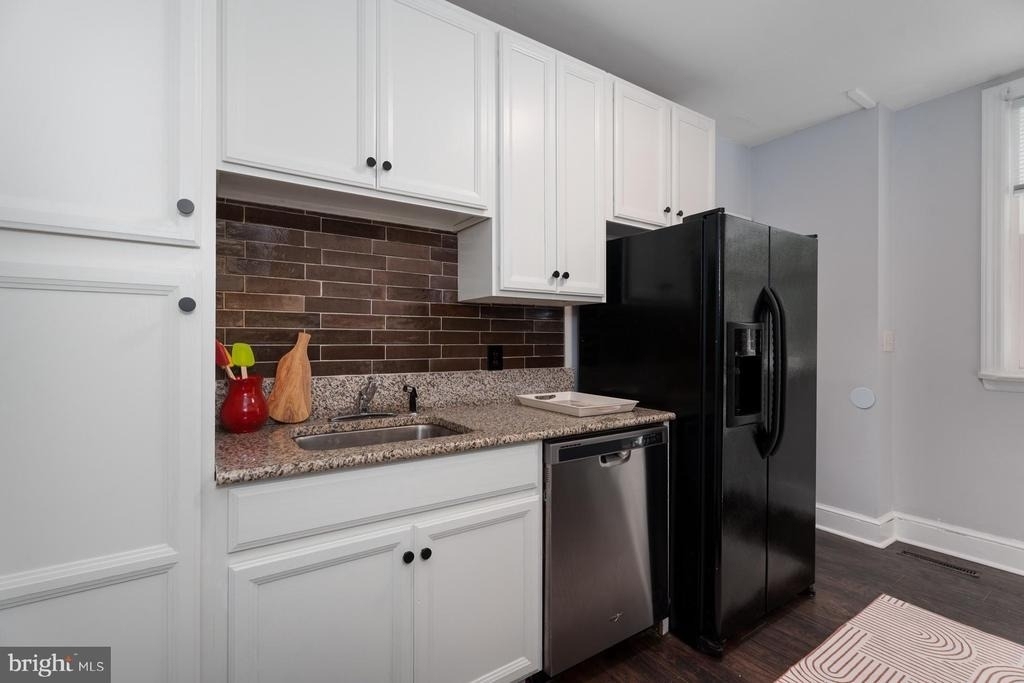 156 Mercer Street - Photo 7